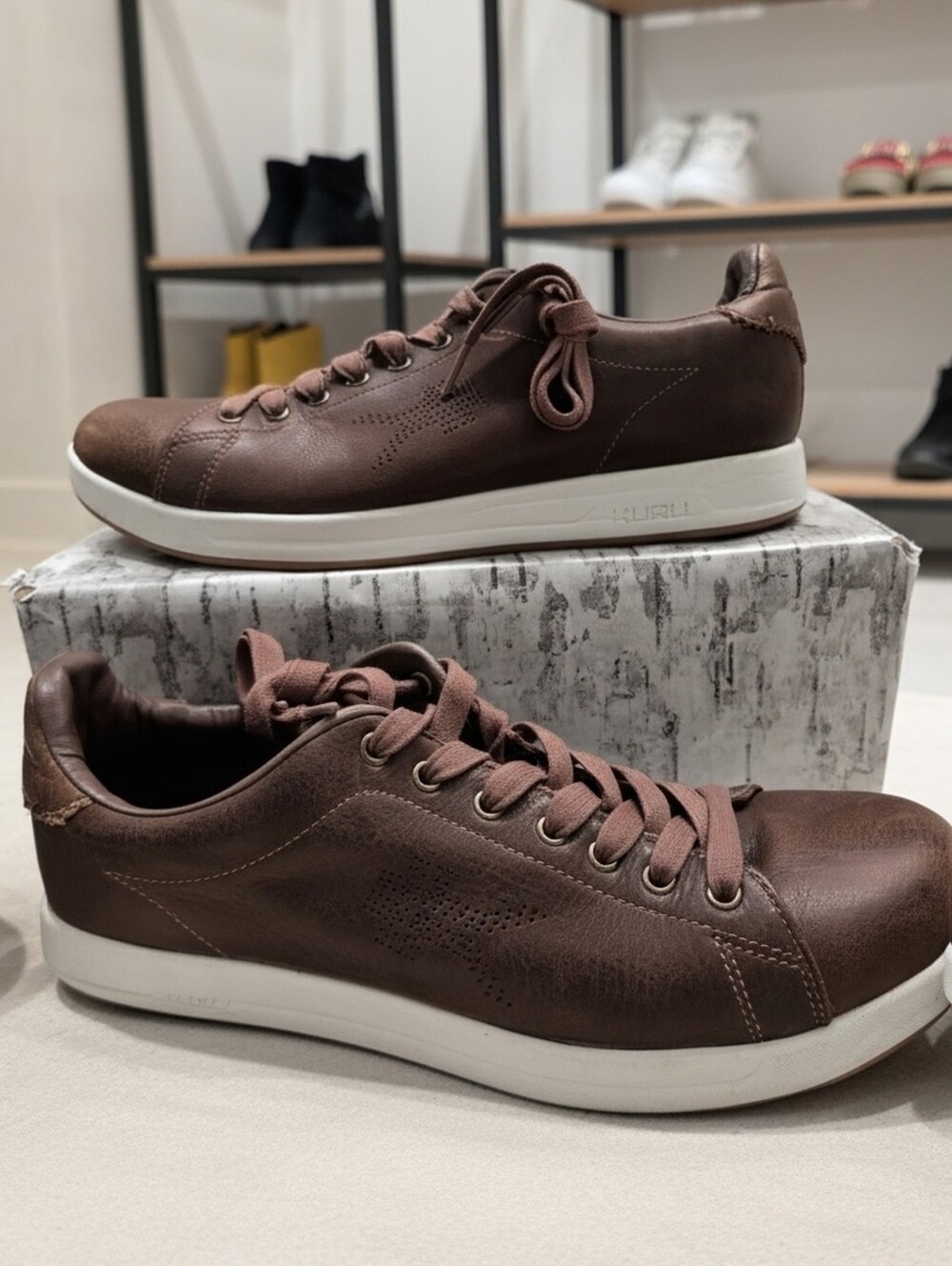 Kuru Cloud Roam Men's Sz 12 M Sneakers